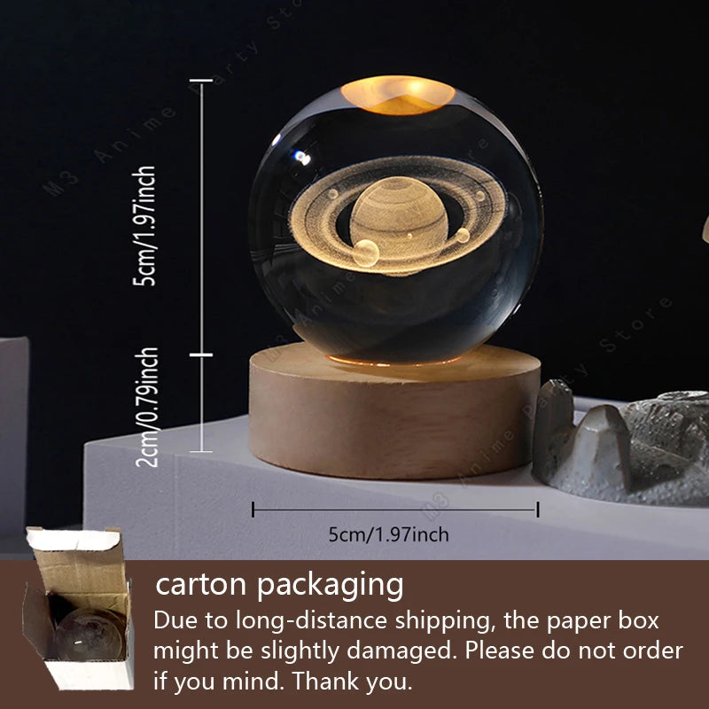 Bilă de Cristal 3D cu LED - Lampă de Noapte Galaxie cu Planete, Lună și Saturn - 5cm